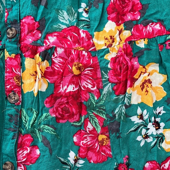 Torrid Button-Down Tank - Picture 6 of 9